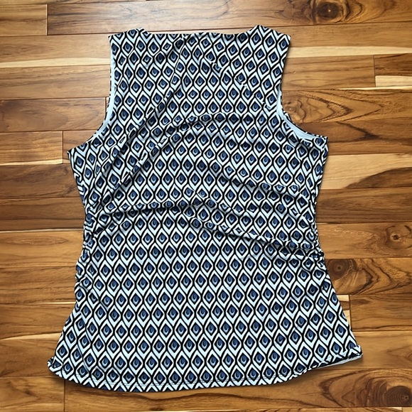 White House Black Market top size medium - Picture 2 of 2